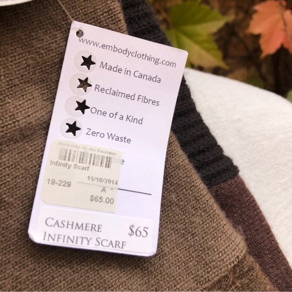 Brown Cashmere Infinity Scarf Upcycled Embody - Picture 4 of 4